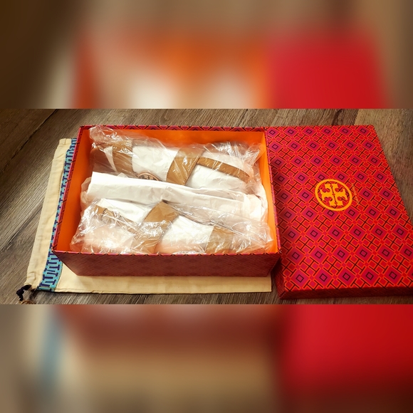 ❤ Tory Burch Metal Miller sandals size 9.5 Brand New! In box! Tried on once! 😍 - Picture 9 of 11